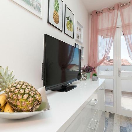 Apartman Roko Petrcane Buitenkant foto