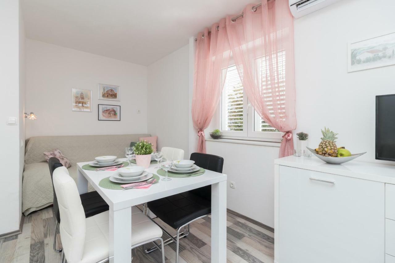 Apartman Roko Petrcane Buitenkant foto