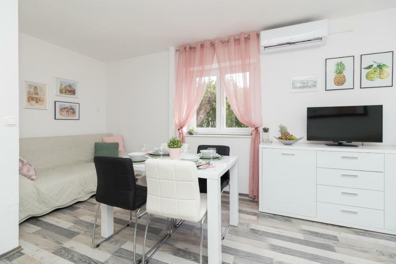 Apartman Roko Petrcane Buitenkant foto
