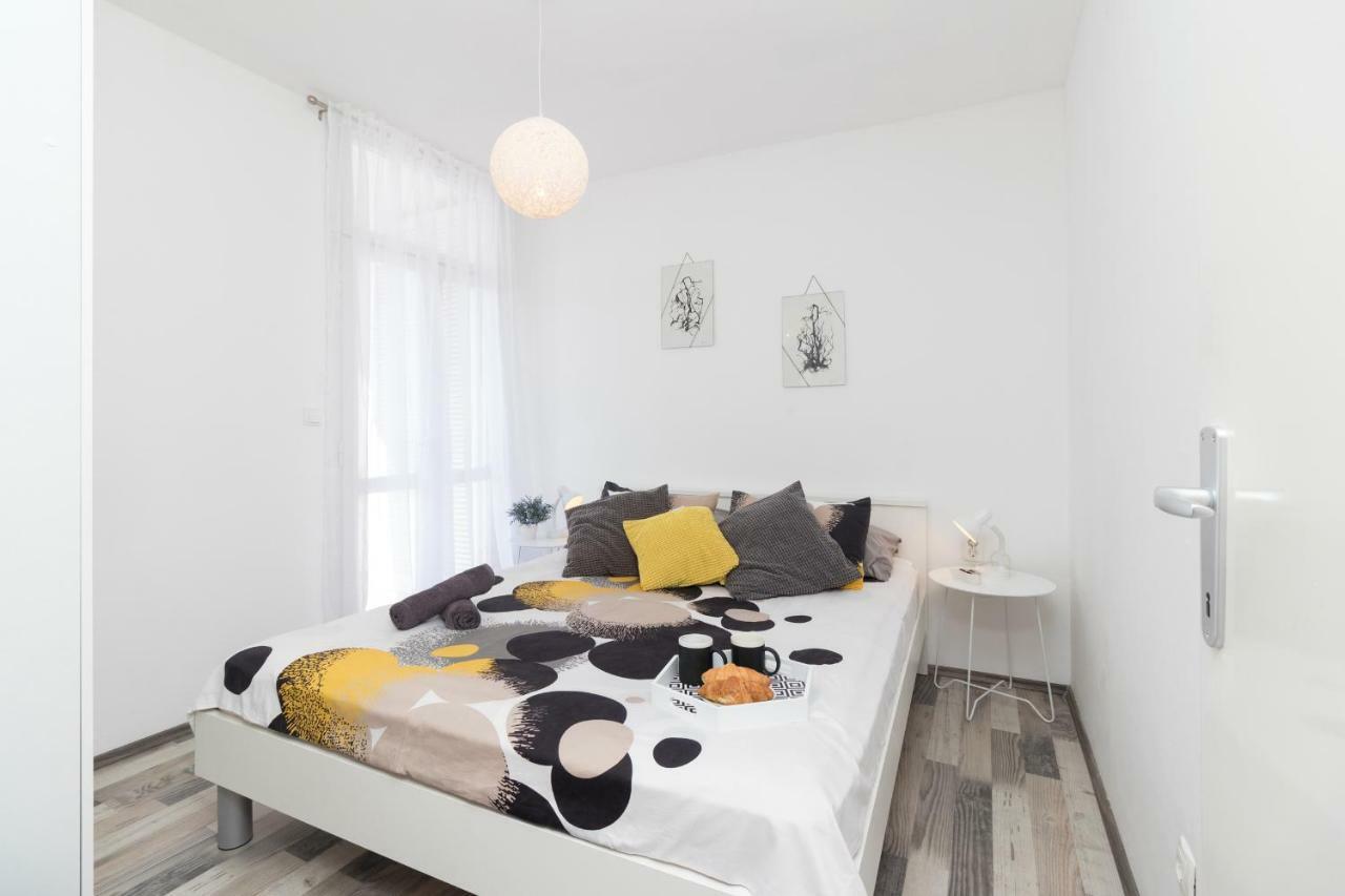 Apartman Roko Petrcane Buitenkant foto