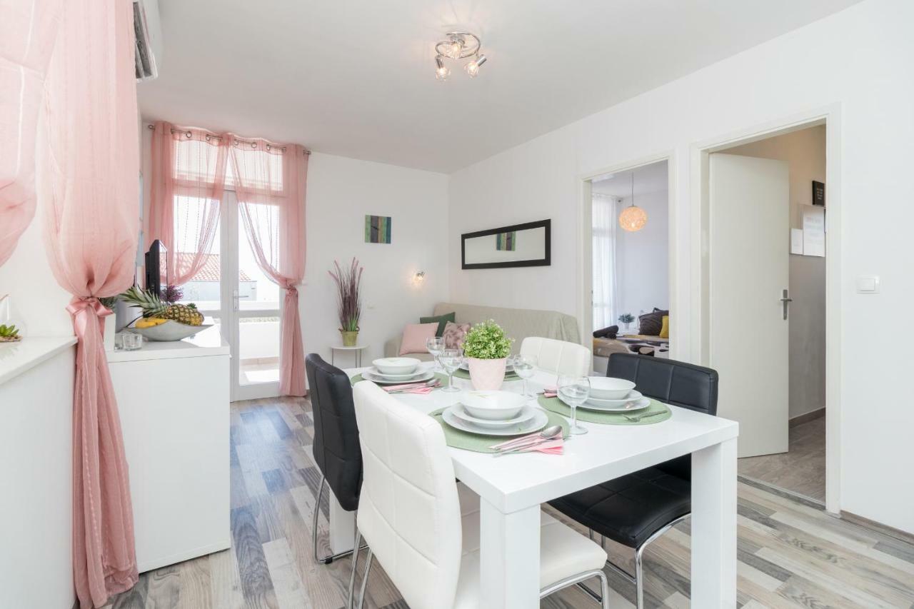 Apartman Roko Petrcane Buitenkant foto