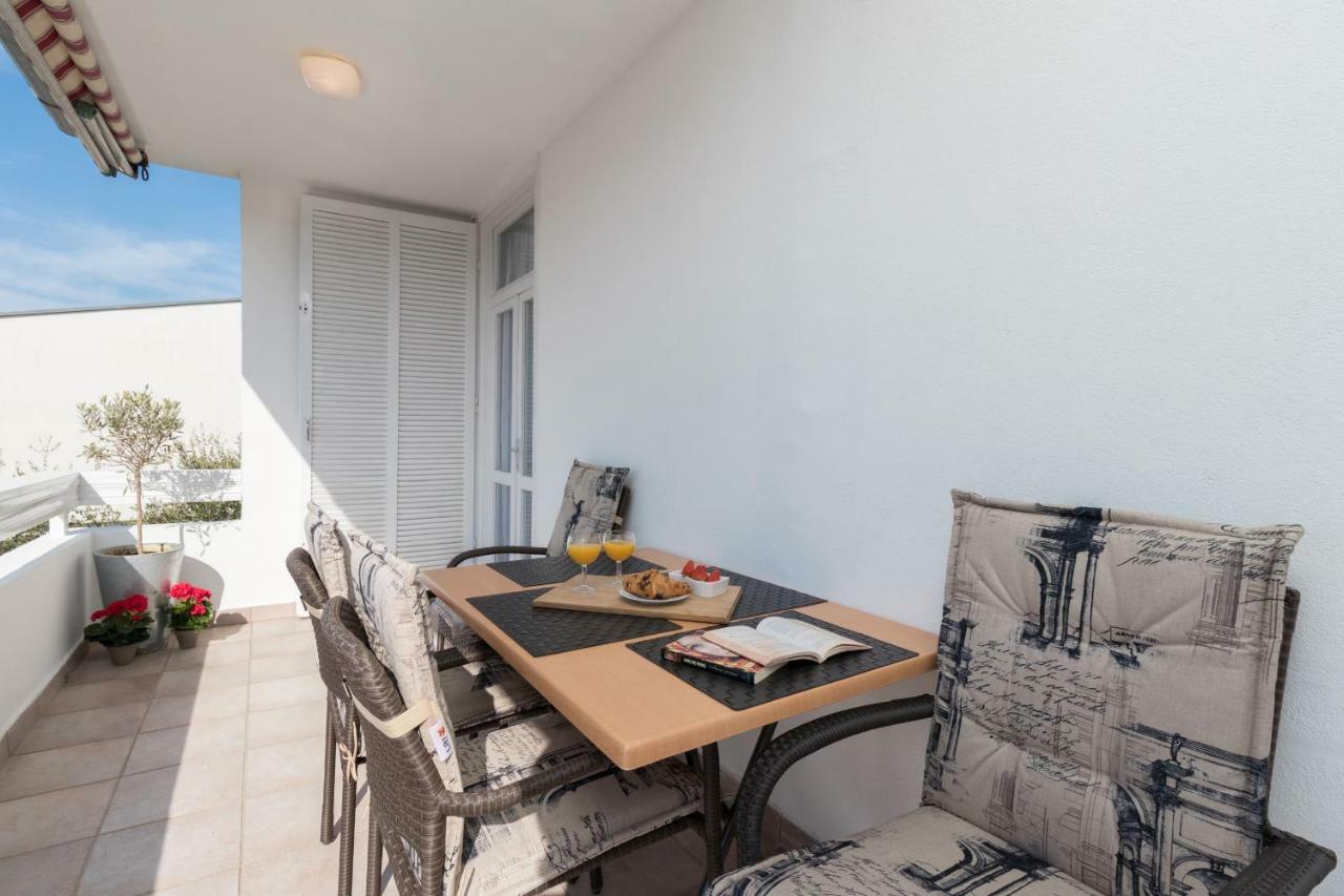 Apartman Roko Petrcane Buitenkant foto